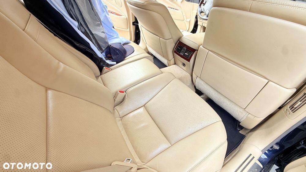Lexus LS - 23