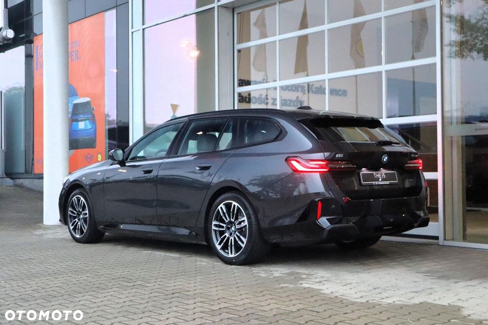 BMW i5 - 3