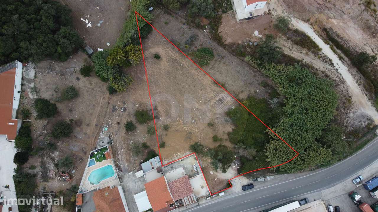 Terreno Urbano com 2 120 m² no Milharado, Mafra