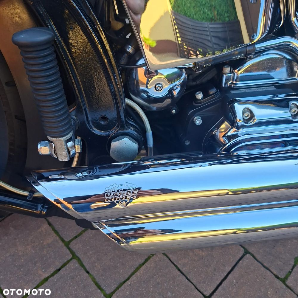 Harley-Davidson Softail Custom - 25