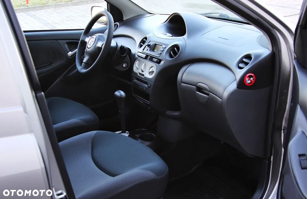 Toyota Yaris 1.3 Sol - 32