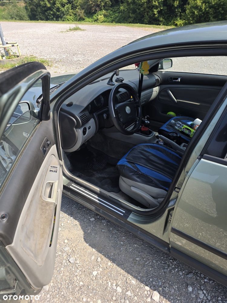 Volkswagen Passat - 5
