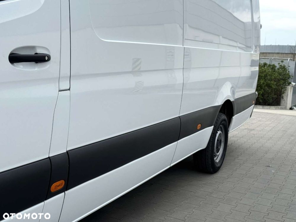 Mercedes-Benz Sprinter - 12