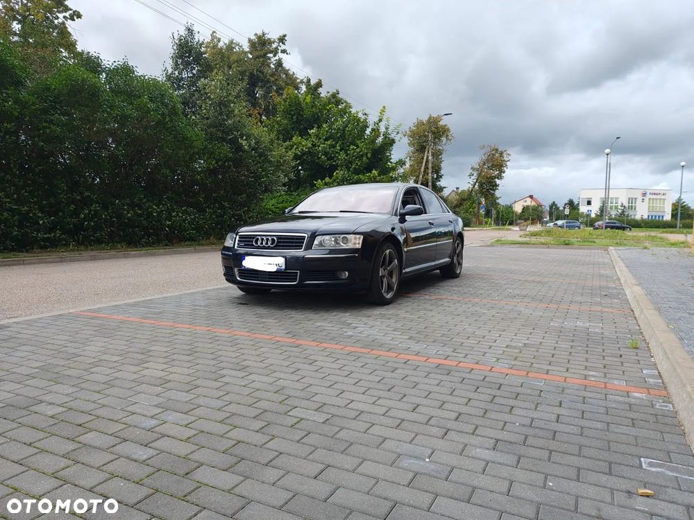 Audi A8 4.2 Quattro - 1