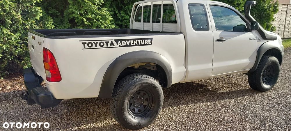 Toyota Hilux 4x4 Extra Cab - 21