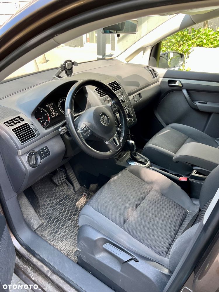 Volkswagen Touran 1.6 TDI DPF BlueMotion Technology DSG Highline - 10