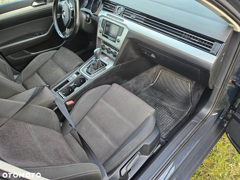 Volkswagen Passat Variant 2.0 TDI Comfortline DSG - 22