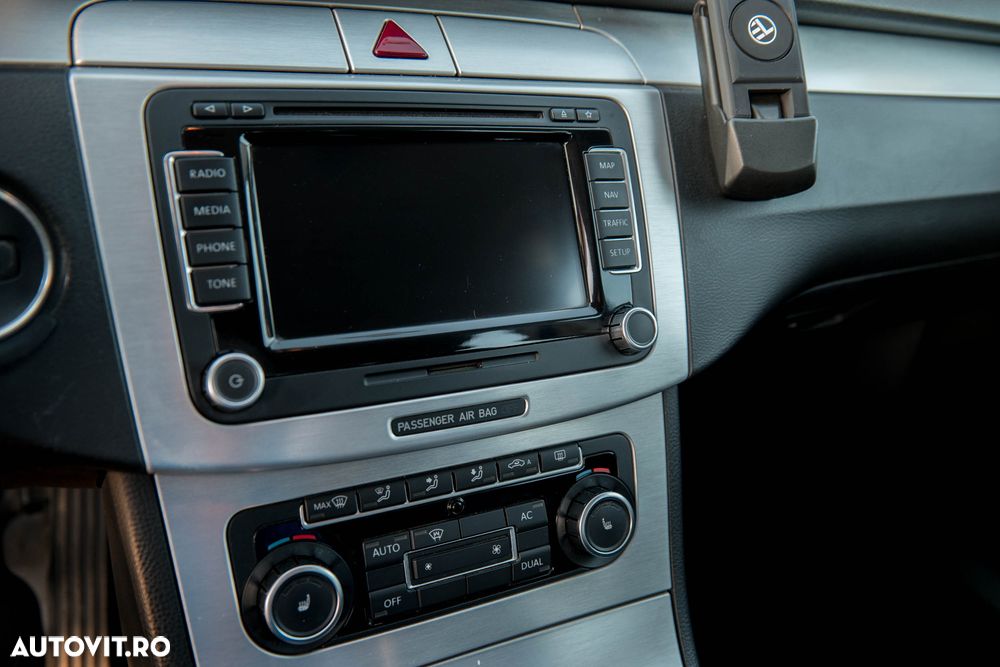 Volkswagen Passat 1.6 TDI DPF BlueMotion Technology Highline - 9