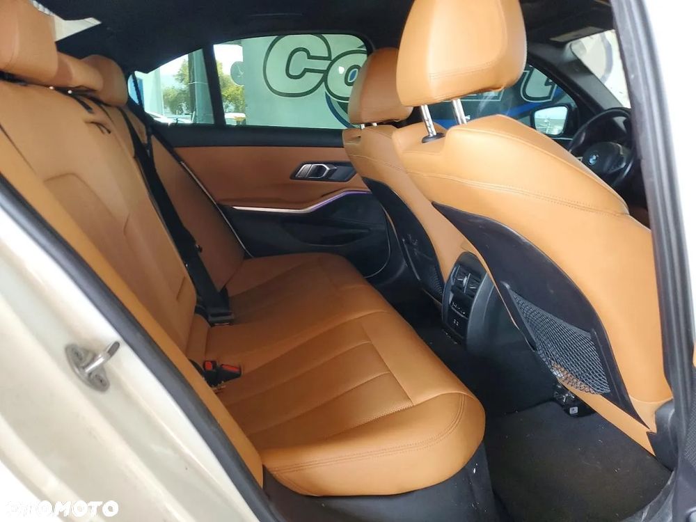 BMW Seria 3 M340i xDrive sport - 9