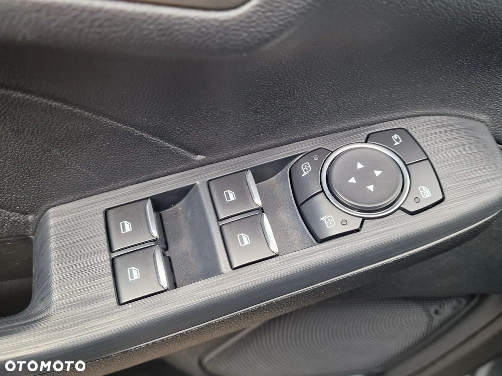 Ford Kuga - 32