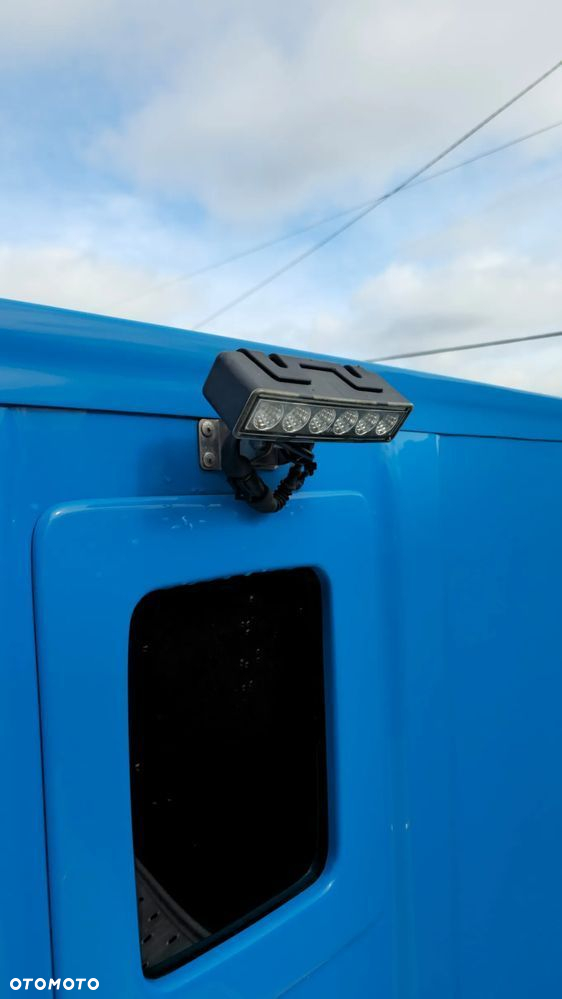 Mercedes-Benz Sprinter 319 - 12