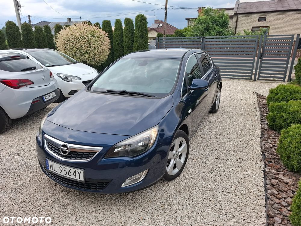 Opel Astra 1.4 Turbo Cosmo - 3
