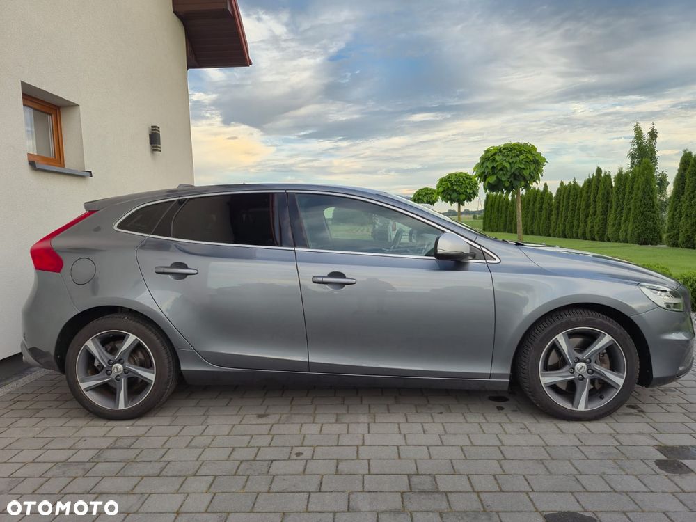 Volvo V40 D3 Drive-E R-Design Kinetic - 4
