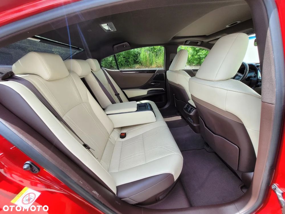 Lexus ES 300h Prestige - 27