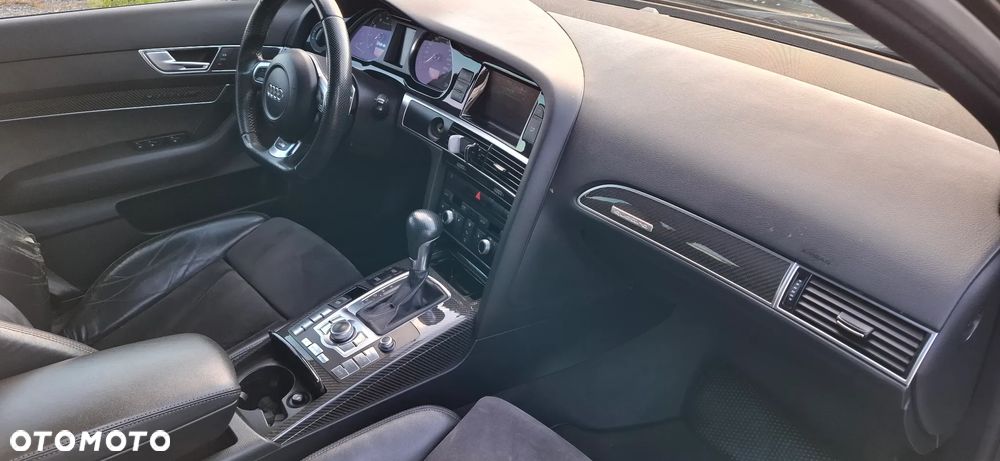 Audi RS6 Avant Standard - 15