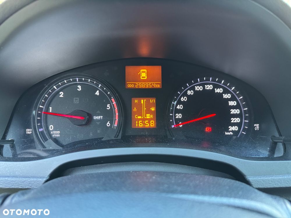 Toyota Avensis 2.0 D-4D - 21