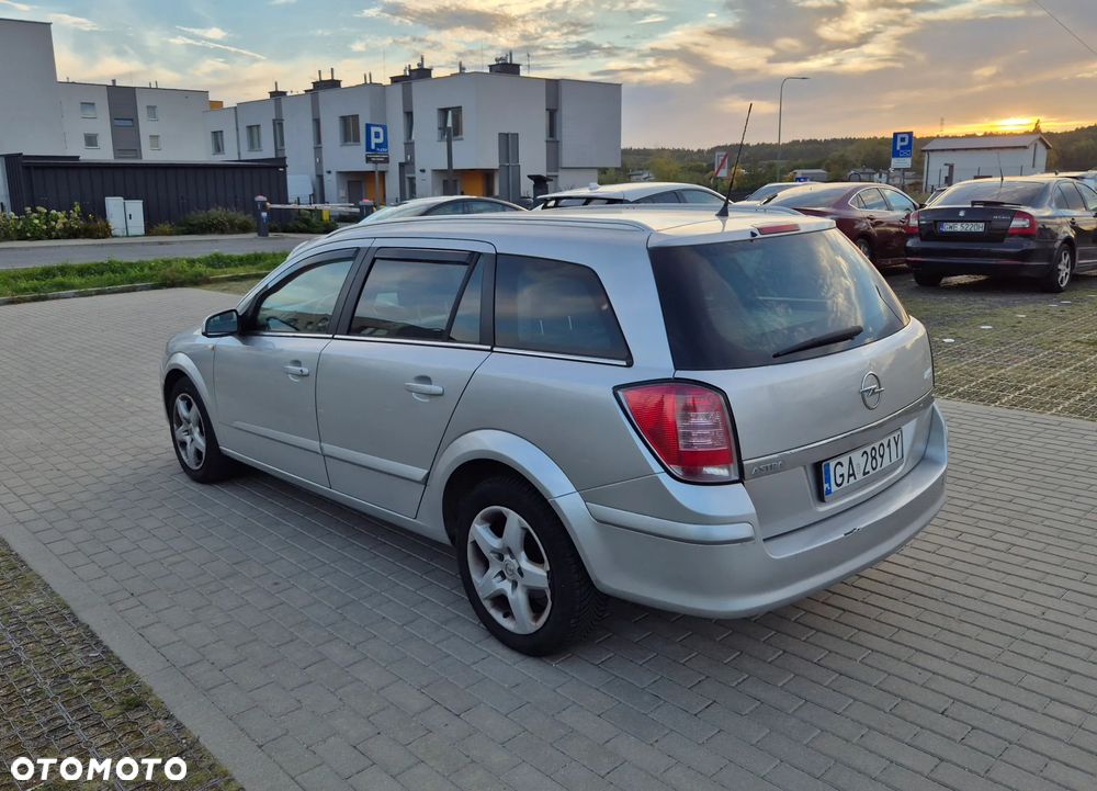 Opel Astra 1.6 Enjoy - 2