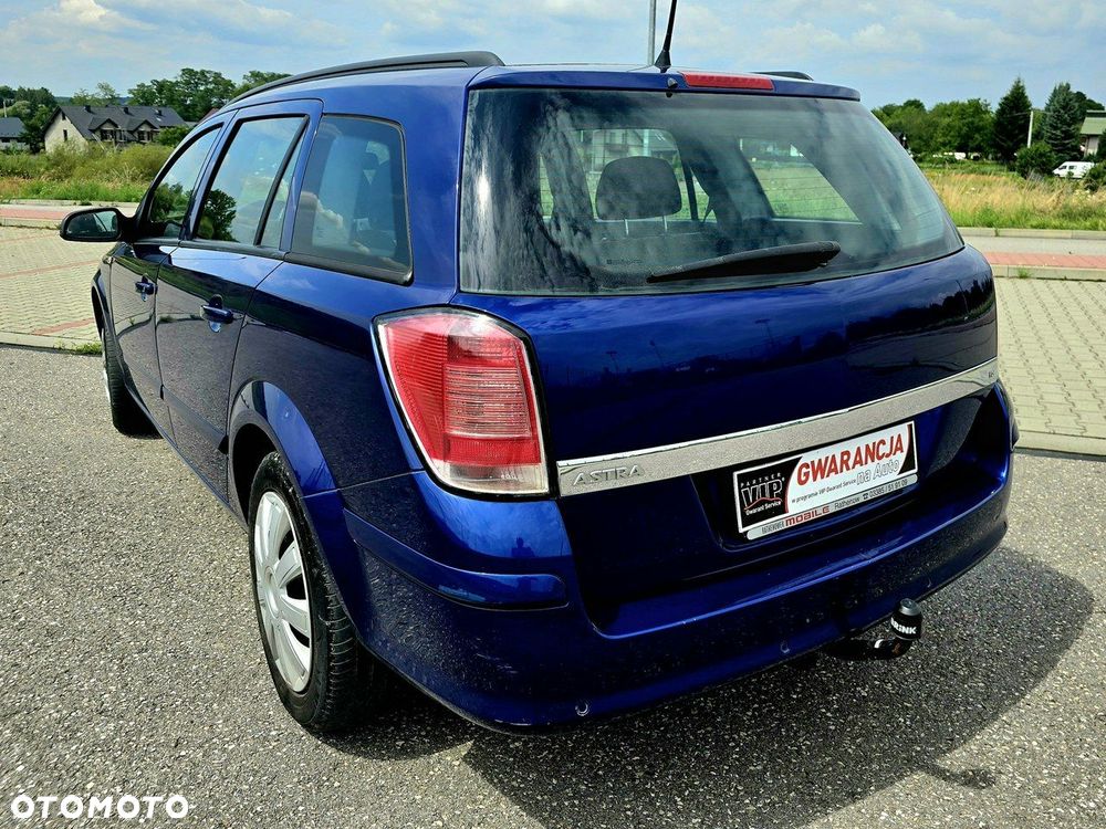 Opel Astra 1.8 Caravan Edition - 11