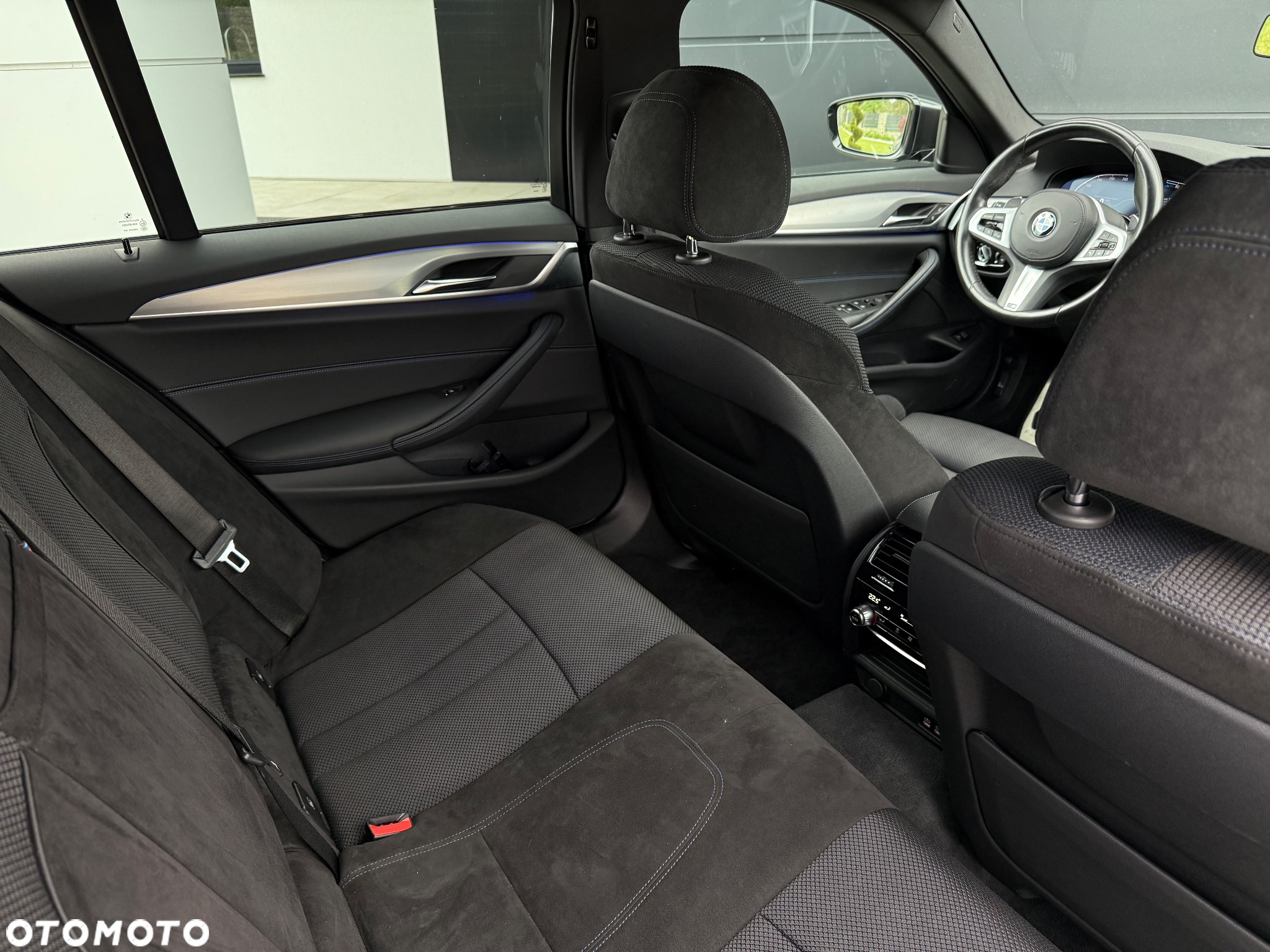BMW Seria 5 520d xDrive Touring M Sport Edition - 29
