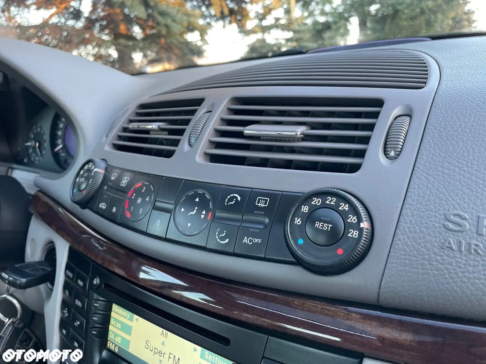 Mercedes-Benz Klasa E 220 CDI Automatik Classic - 21