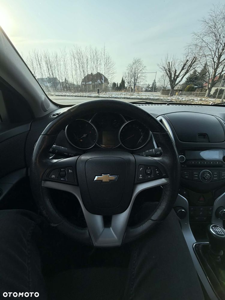 Chevrolet Cruze 1.7 D LT+ - 9