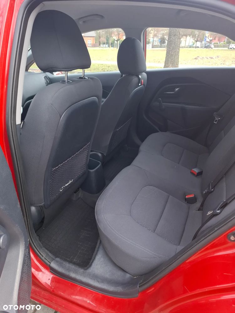 Kia Rio 1.2 L - 9