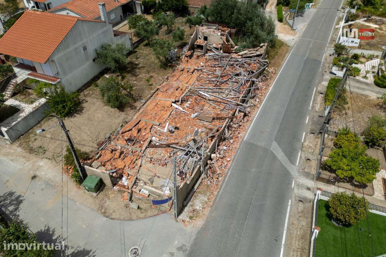 Armazém para reconstrução em Alburitel  Ourém - Grande imagem: 2/7