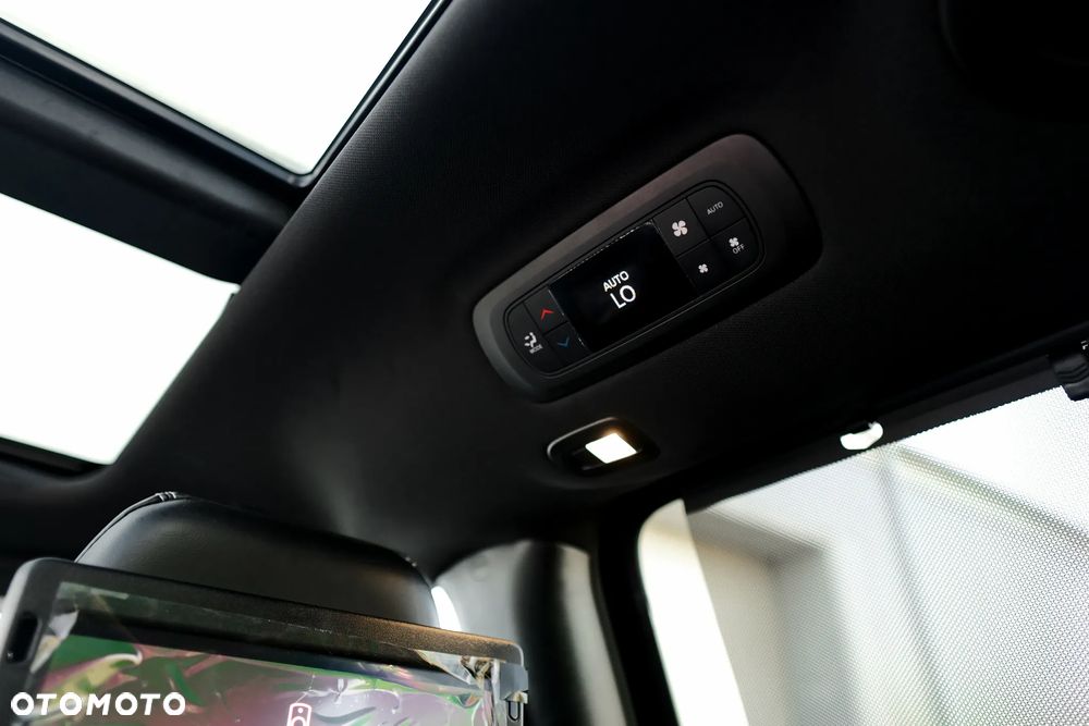 Chrysler Pacifica - 24