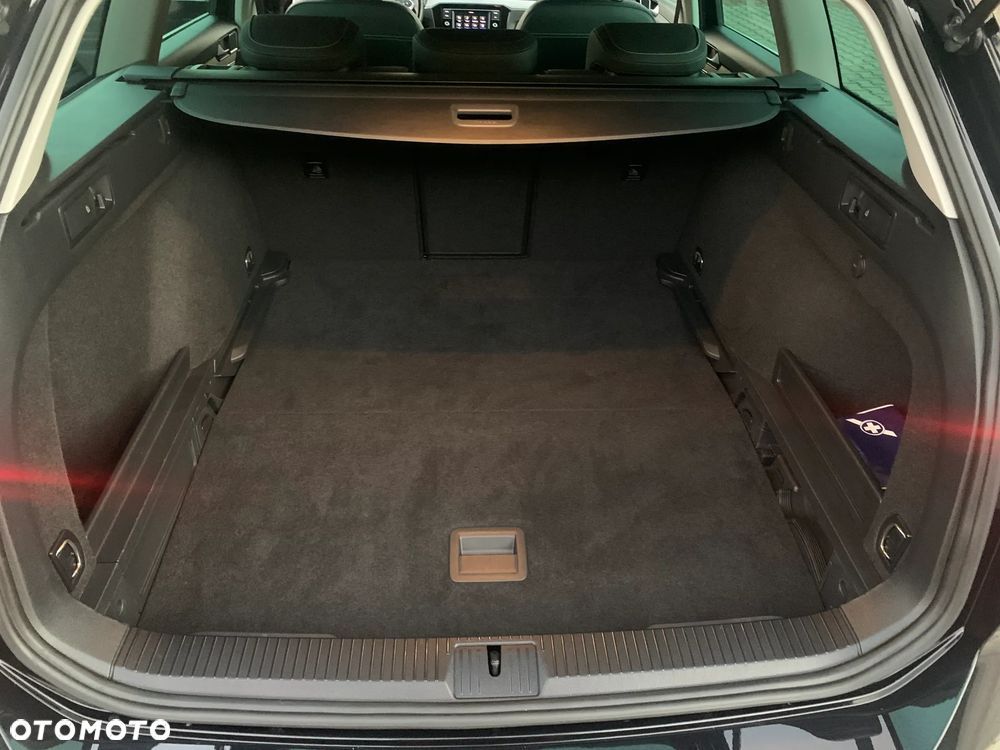 Volkswagen Passat 1.5 TSI EVO Elegance DSG - 25