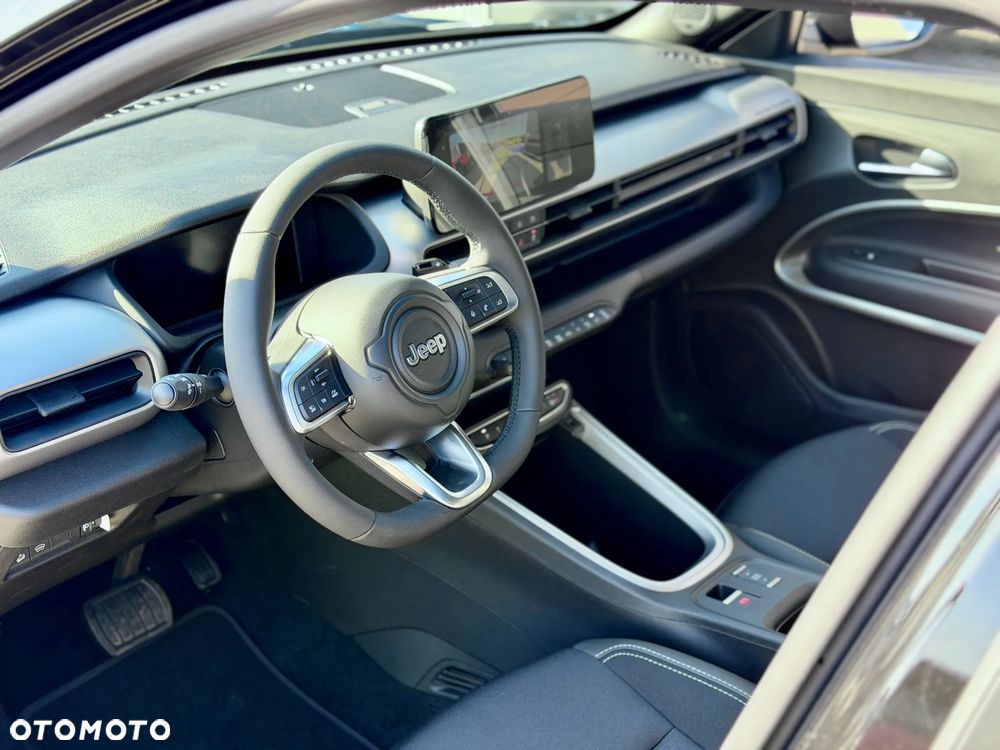 Jeep Avenger 1.2 T3 mHEV Summit FWD eDCT6 - 19