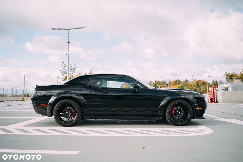 Dodge Challenger - 9