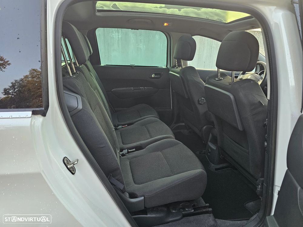 Peugeot 5008 1.6 HDi 7L Allure - 23