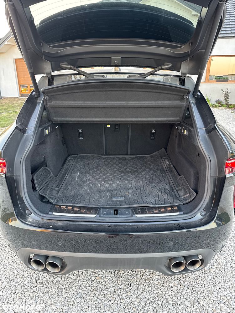 Jaguar F-Pace P550 AWD SVR - 15