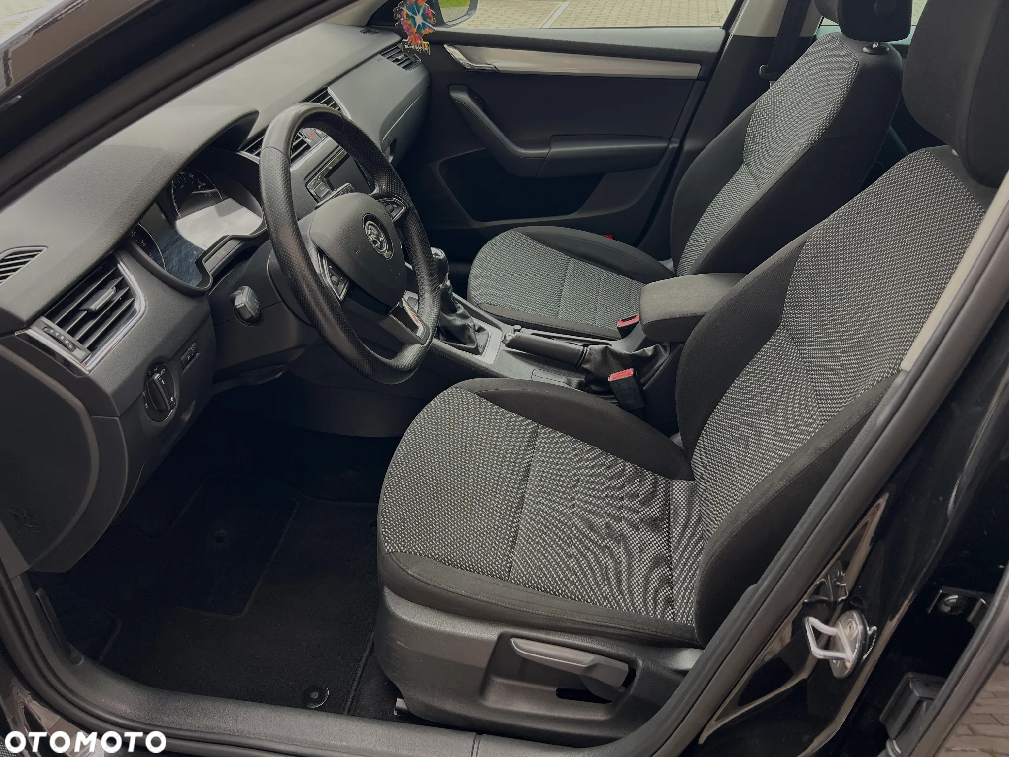 Skoda Octavia 1.6 TDI Active - 9