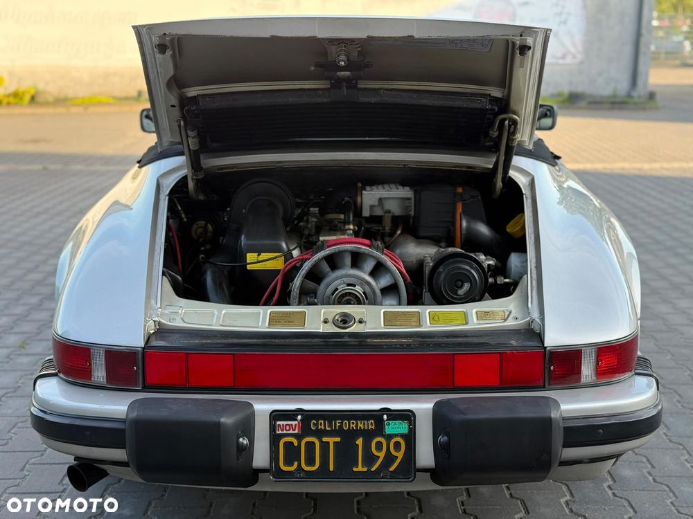 Porsche 911 - 24