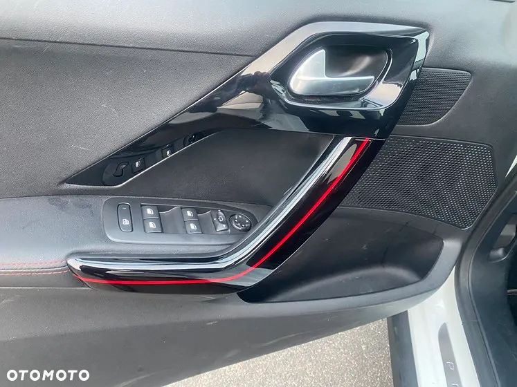 Peugeot 2008 PureTech 110 Stop&Start EAT6 GT-Line Edition - 22