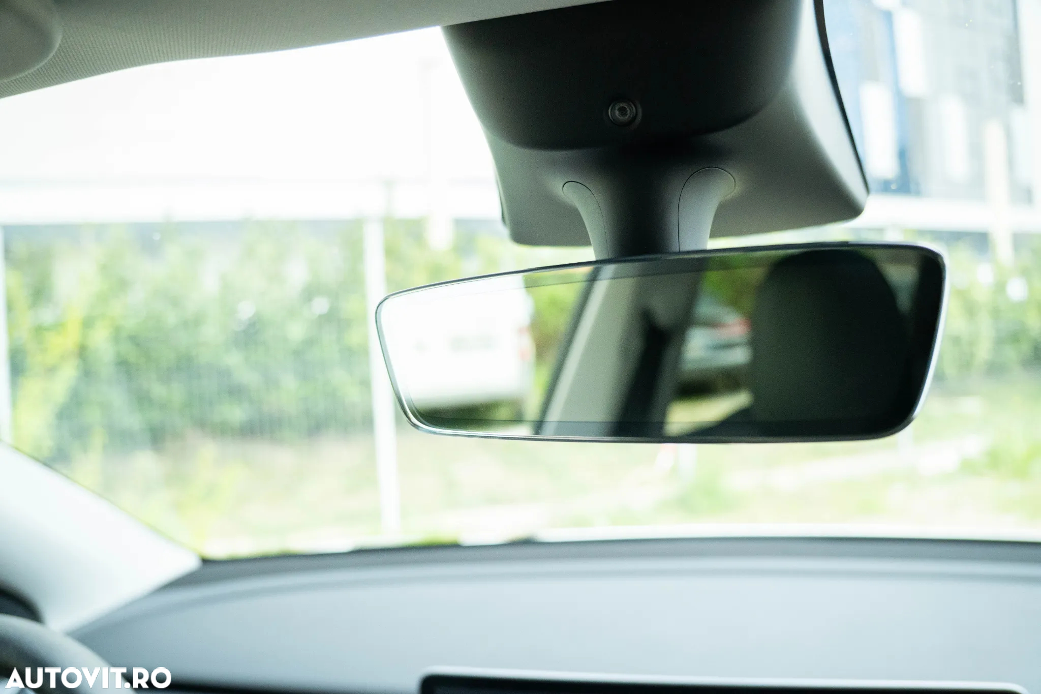 Tesla Model Y Long Range Dual Motor AWD - 19