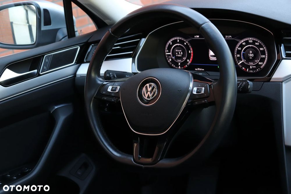 Volkswagen Passat 2.0 TDI (BlueMotion Technology) DSG Trendline - 32