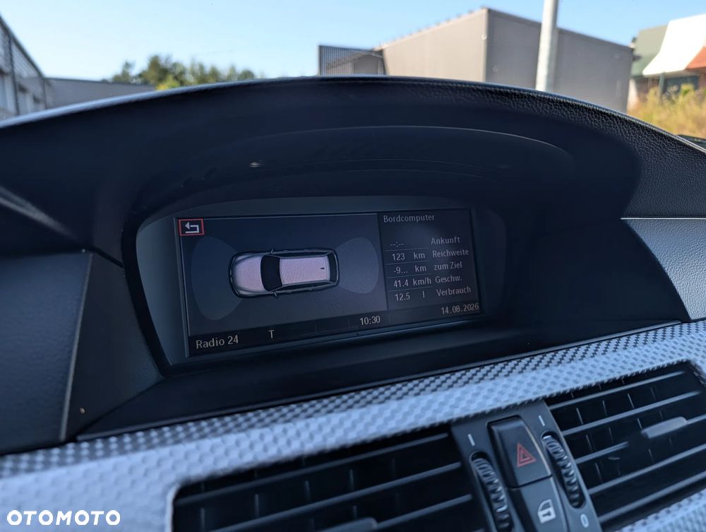 BMW Seria 5 545i - 23