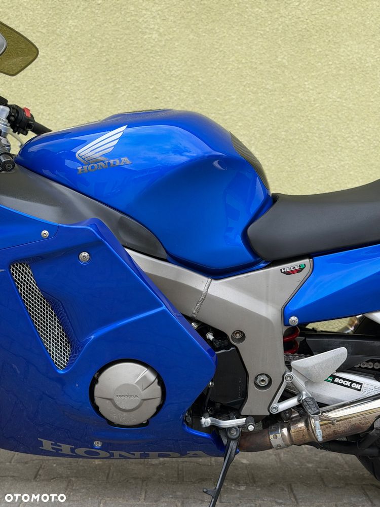 Honda CBR - 26