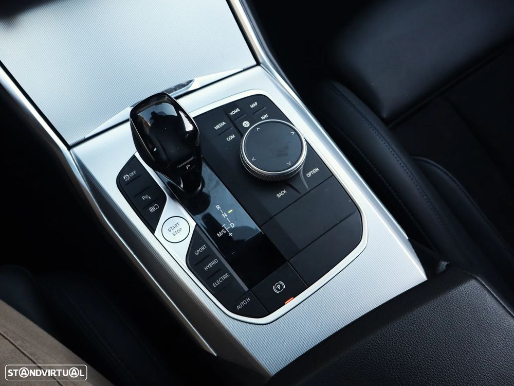 BMW 330 e Aut. M Sport - 42