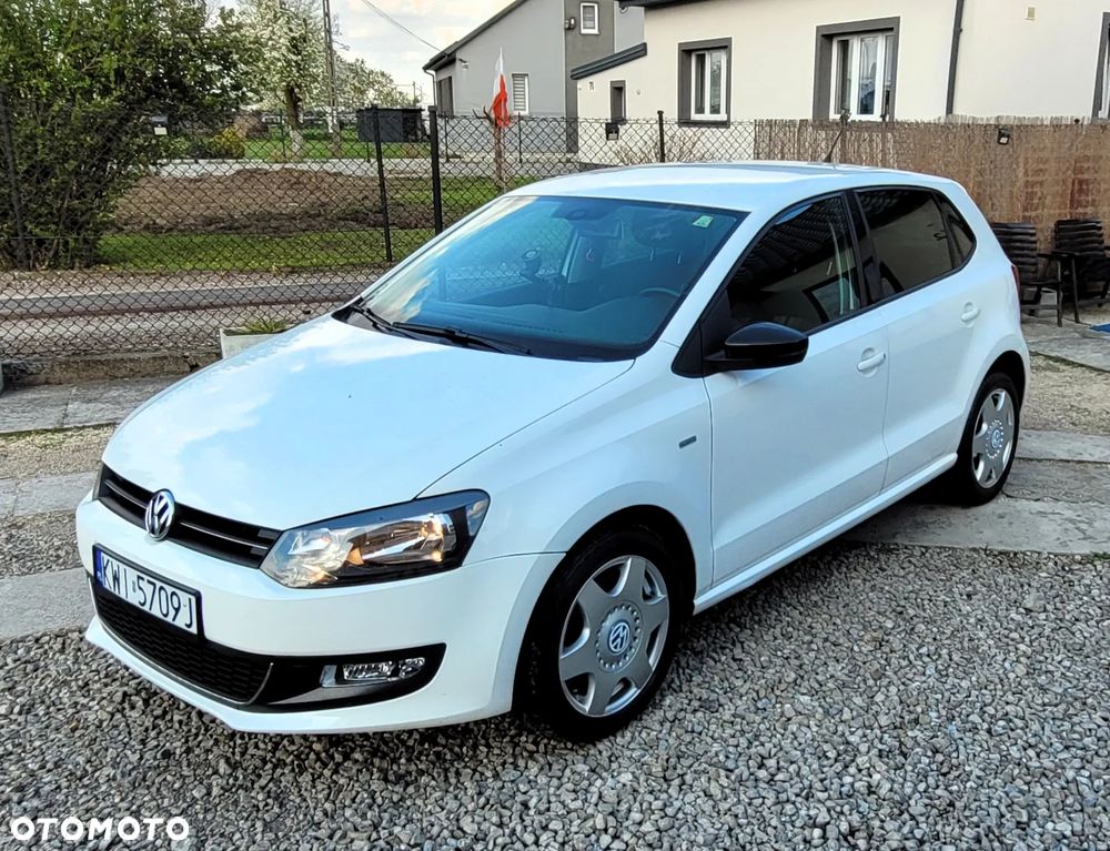 Volkswagen Polo 1.2 TSI MATCH - 1
