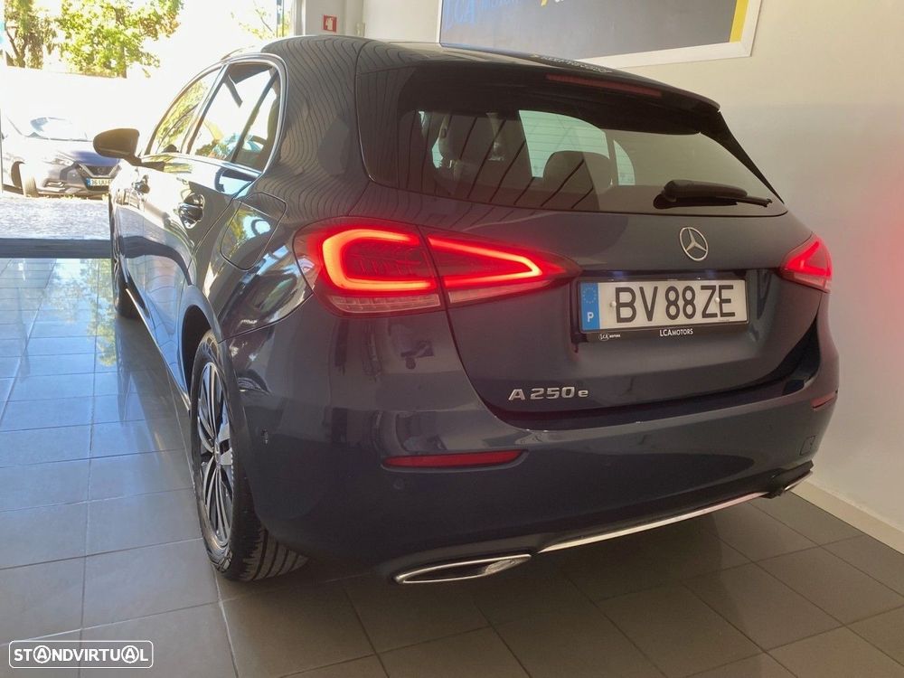 Mercedes-Benz A 250 e Progressive - 9
