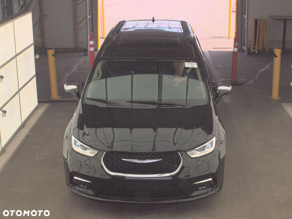 Chrysler Pacifica - 3