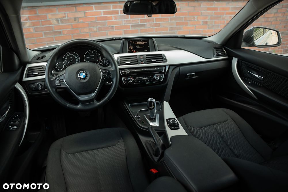 BMW Seria 3 318d - 27