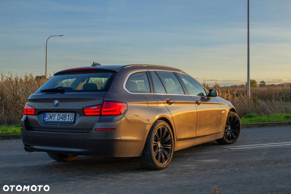 BMW Seria 5 520d Touring Modern Line - 2