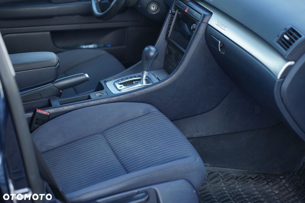 Audi A4 Limousine - 12