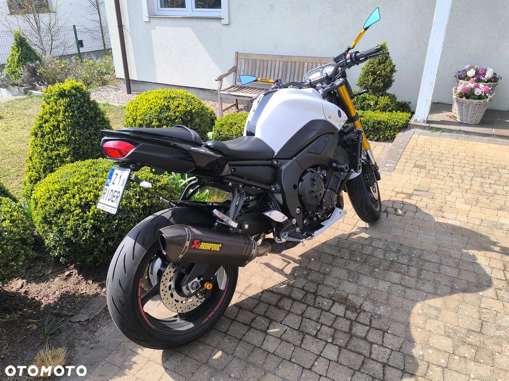 Yamaha FZ8 - 6