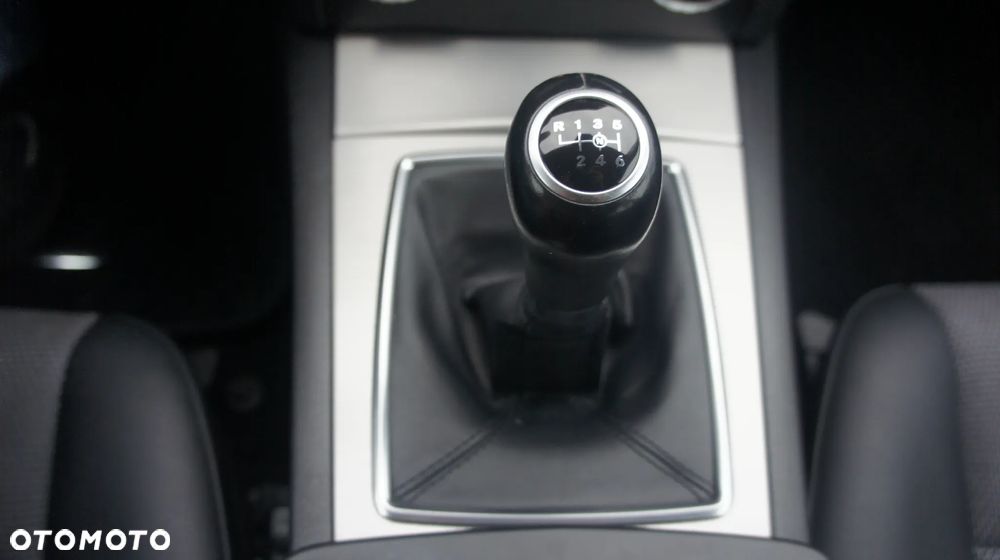 Mercedes-Benz Klasa C 180 CGI BlueEff Avantgarde - 20