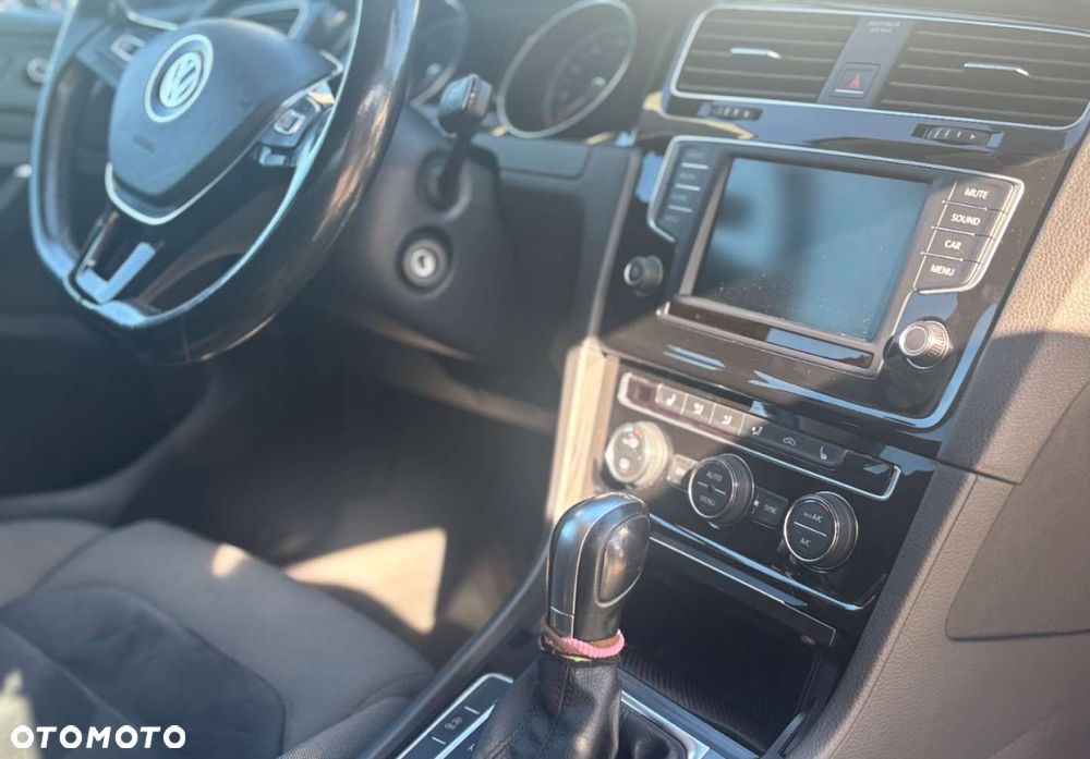 Volkswagen Golf - 15